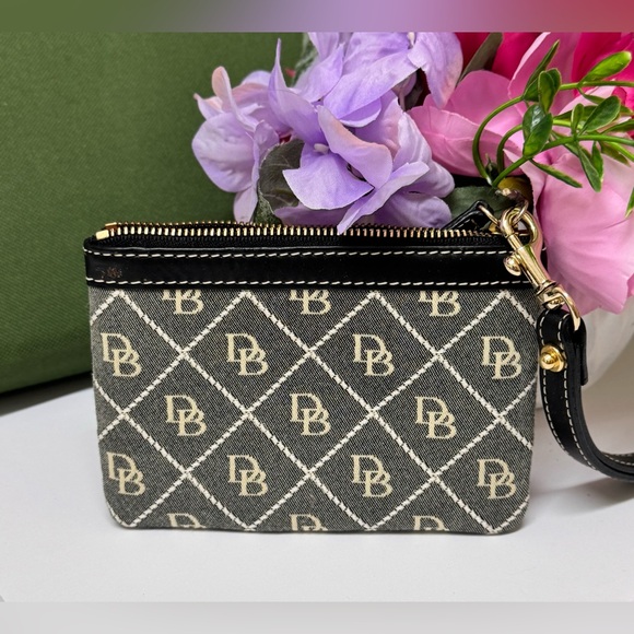 Dooney & Bourke Quilted Wristlet Wristlet - Picture 1 of 6